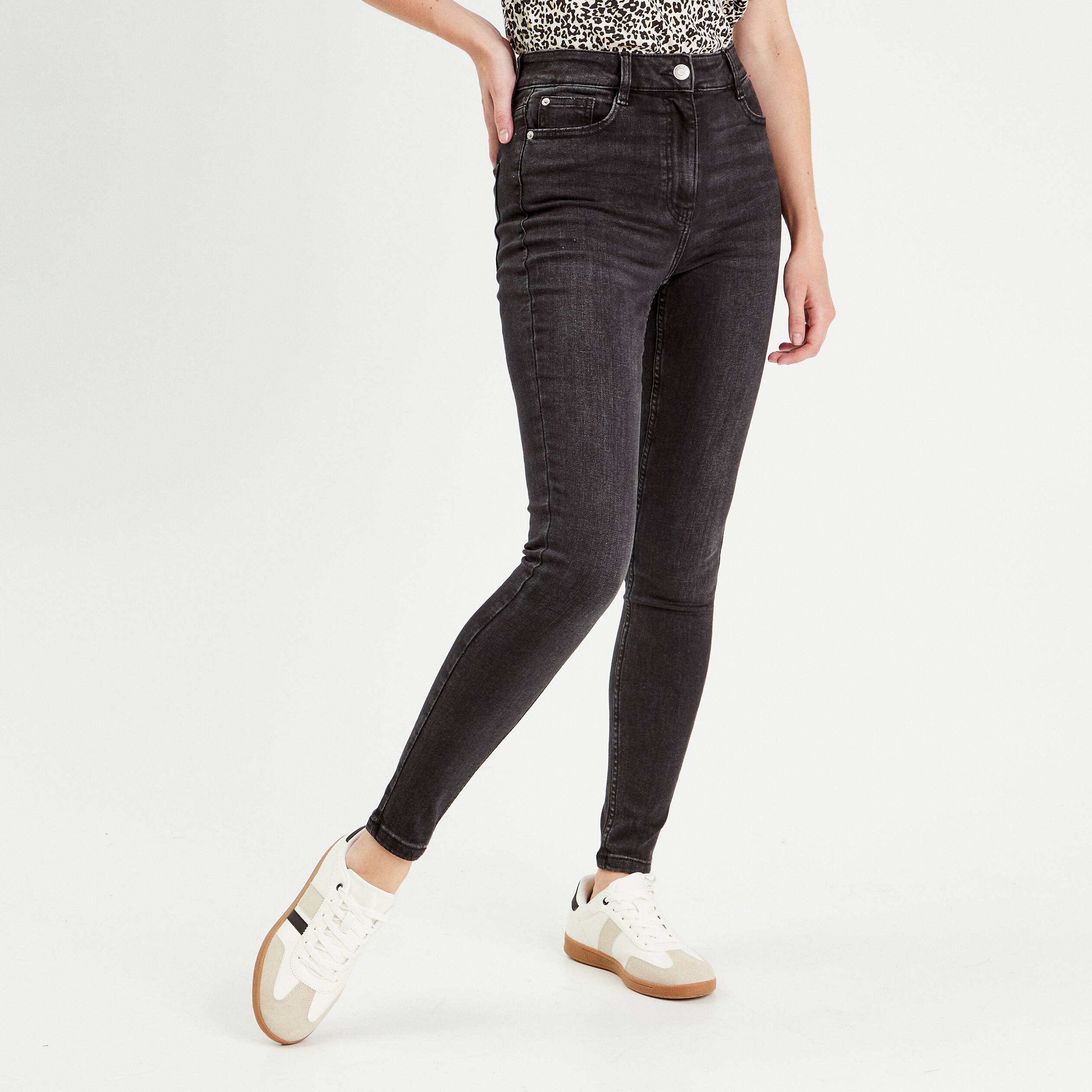 jeans-slim-femme-052ezu-1.jpg